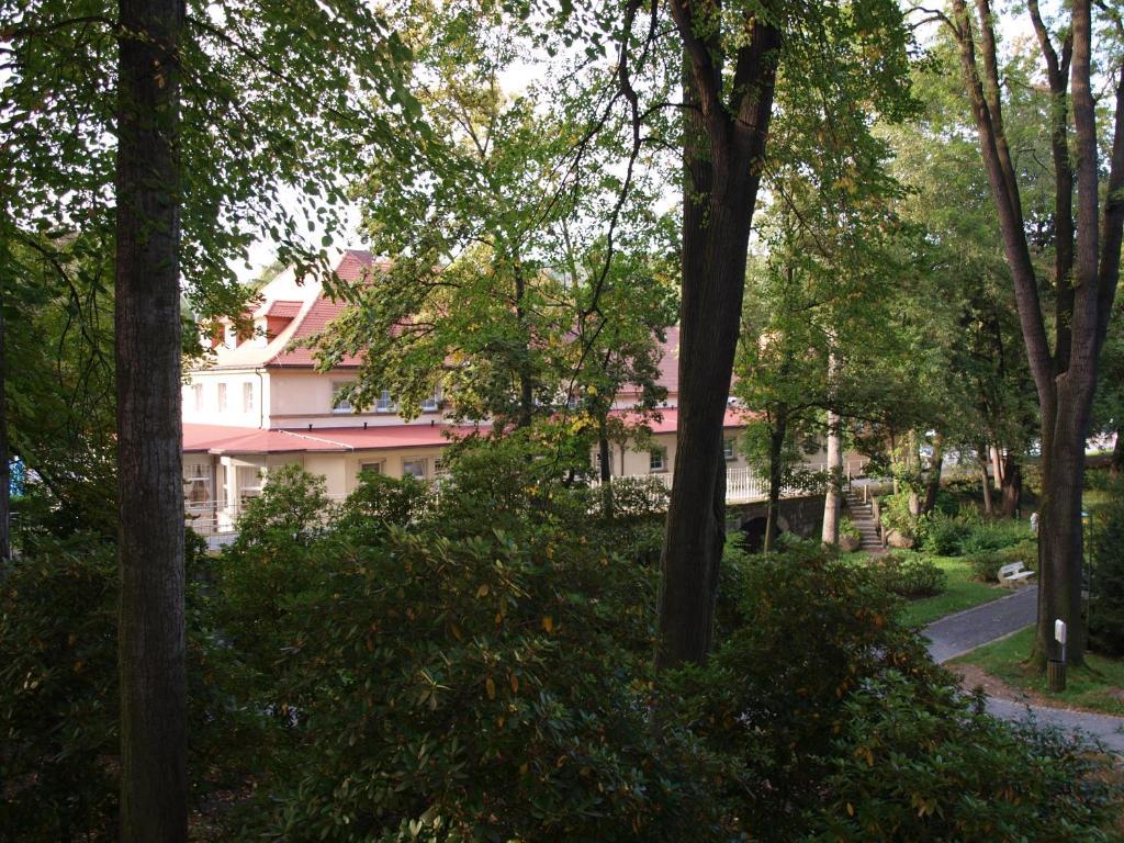 Hotel Saechsisches Haus Berggiesshubel Экстерьер фото