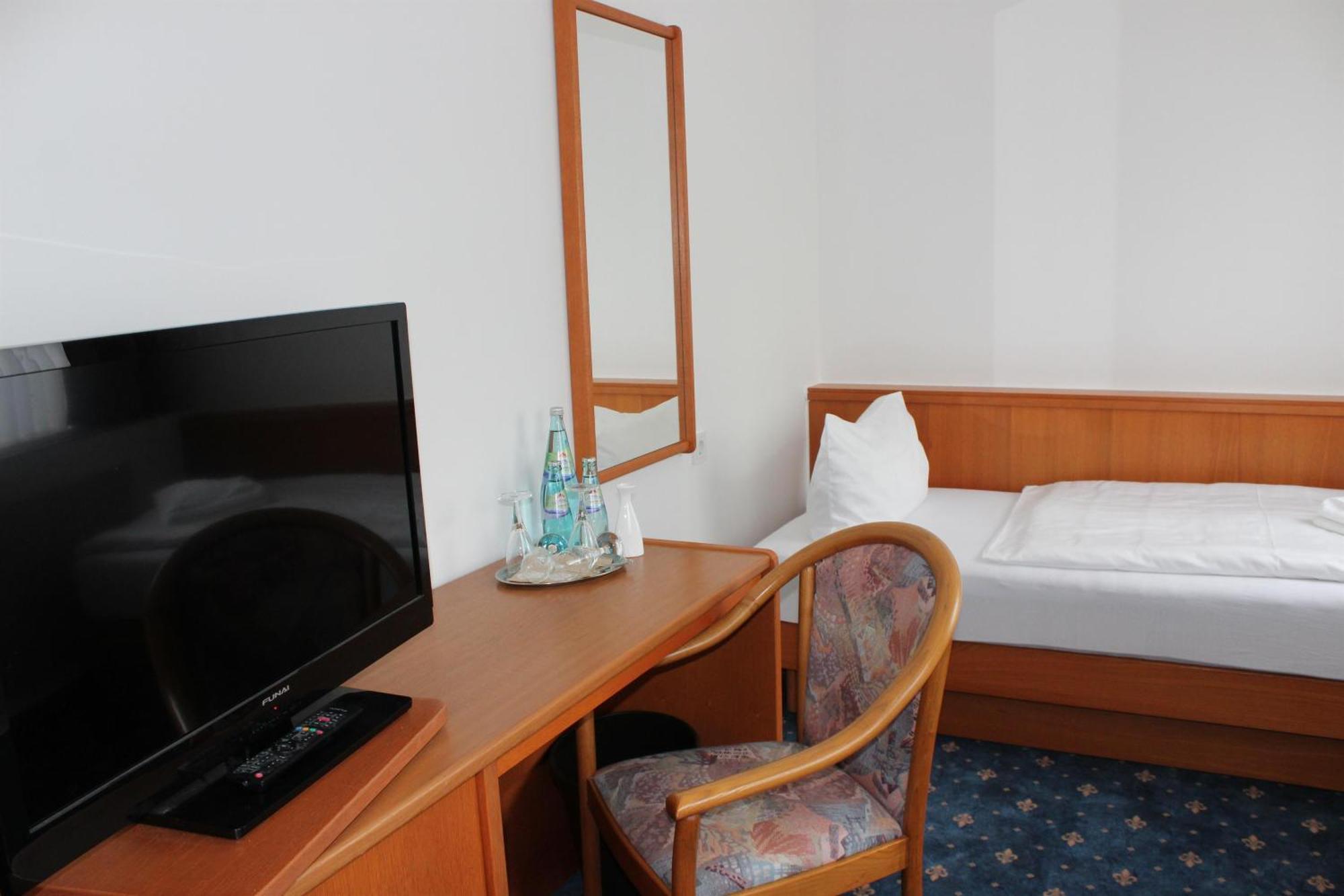 Hotel Saechsisches Haus Berggiesshubel Экстерьер фото